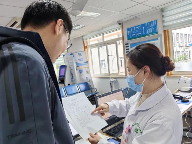 &ldquo;沒想到!一次就診能解決這么多問(wèn)題!&rdquo;&ldquo;一站式&rdquo;社區(qū)護(hù)理綜合服務(wù),來(lái)了解下&rarr;